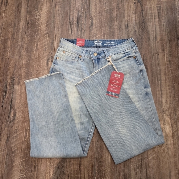 Signature by Levi Strauss Denim - Levi's Signature High Rise Ankle Straight Jeans Size 8 Light Blue Distressed NWT